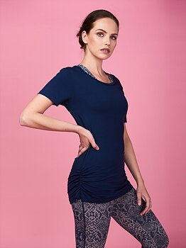 REA! Yogatopp Bend it Tee från Asquith - marinblå