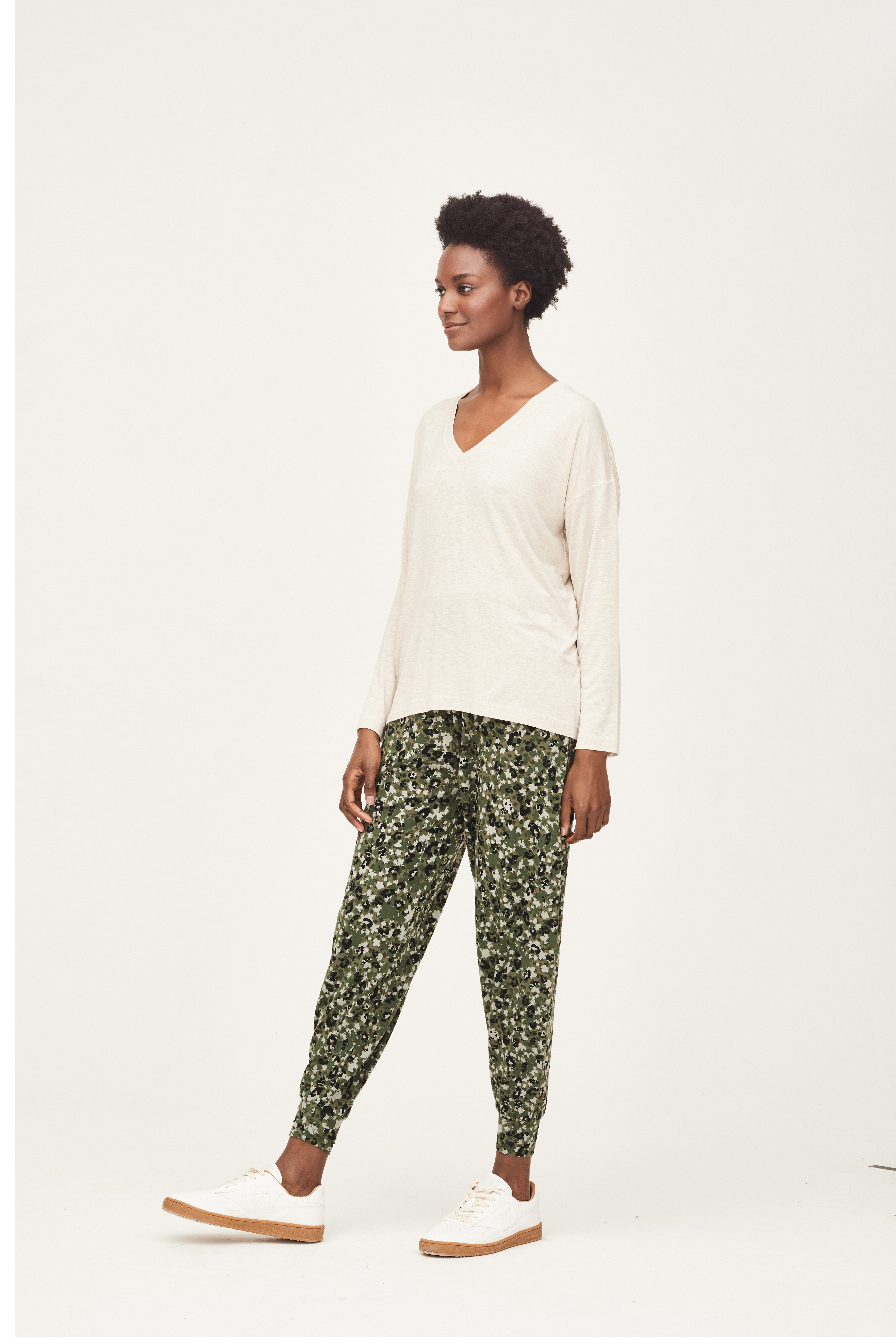 REA!Ljust beige damtopp från Thought - 2