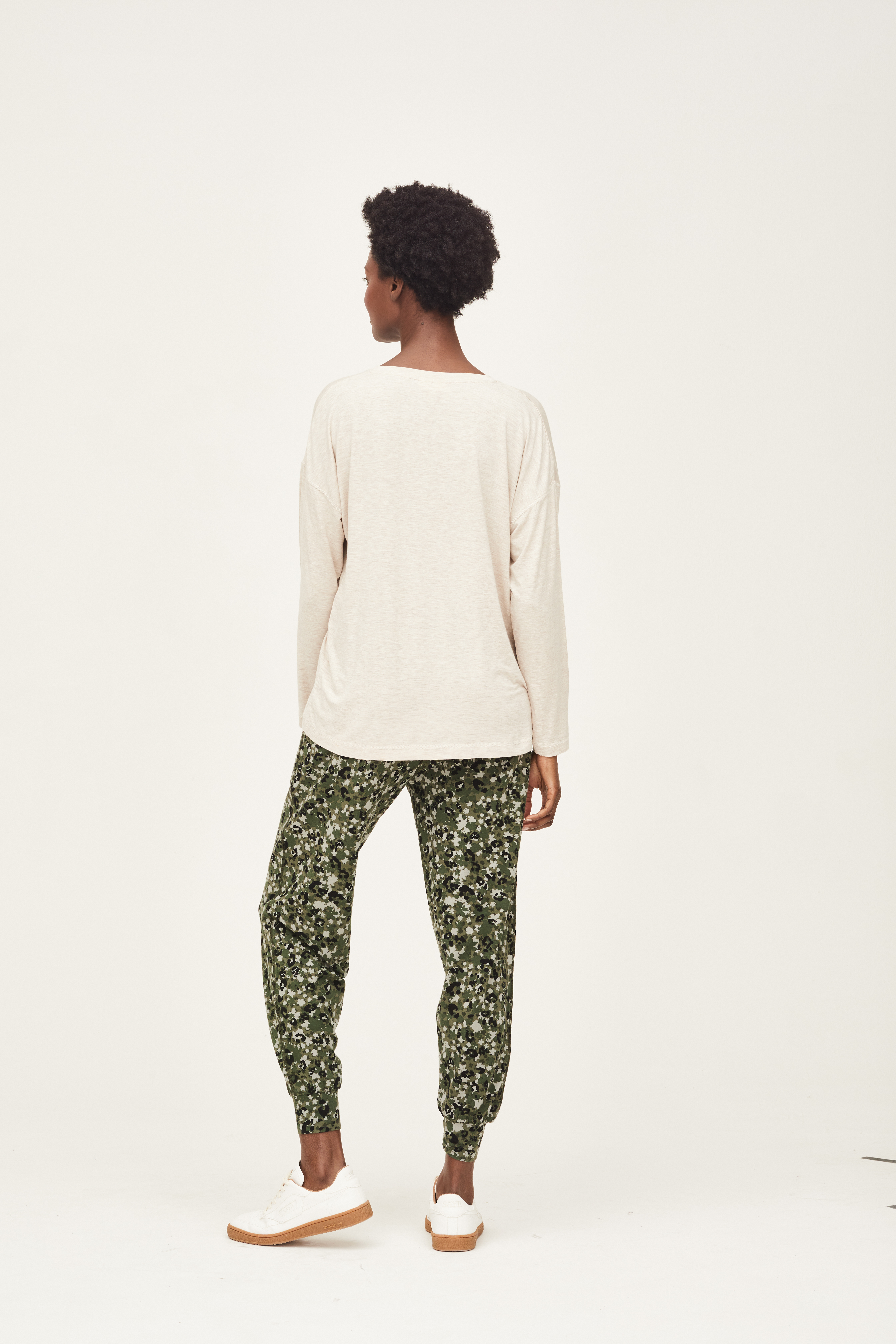 REA!Ljust beige damtopp från Thought - 3
