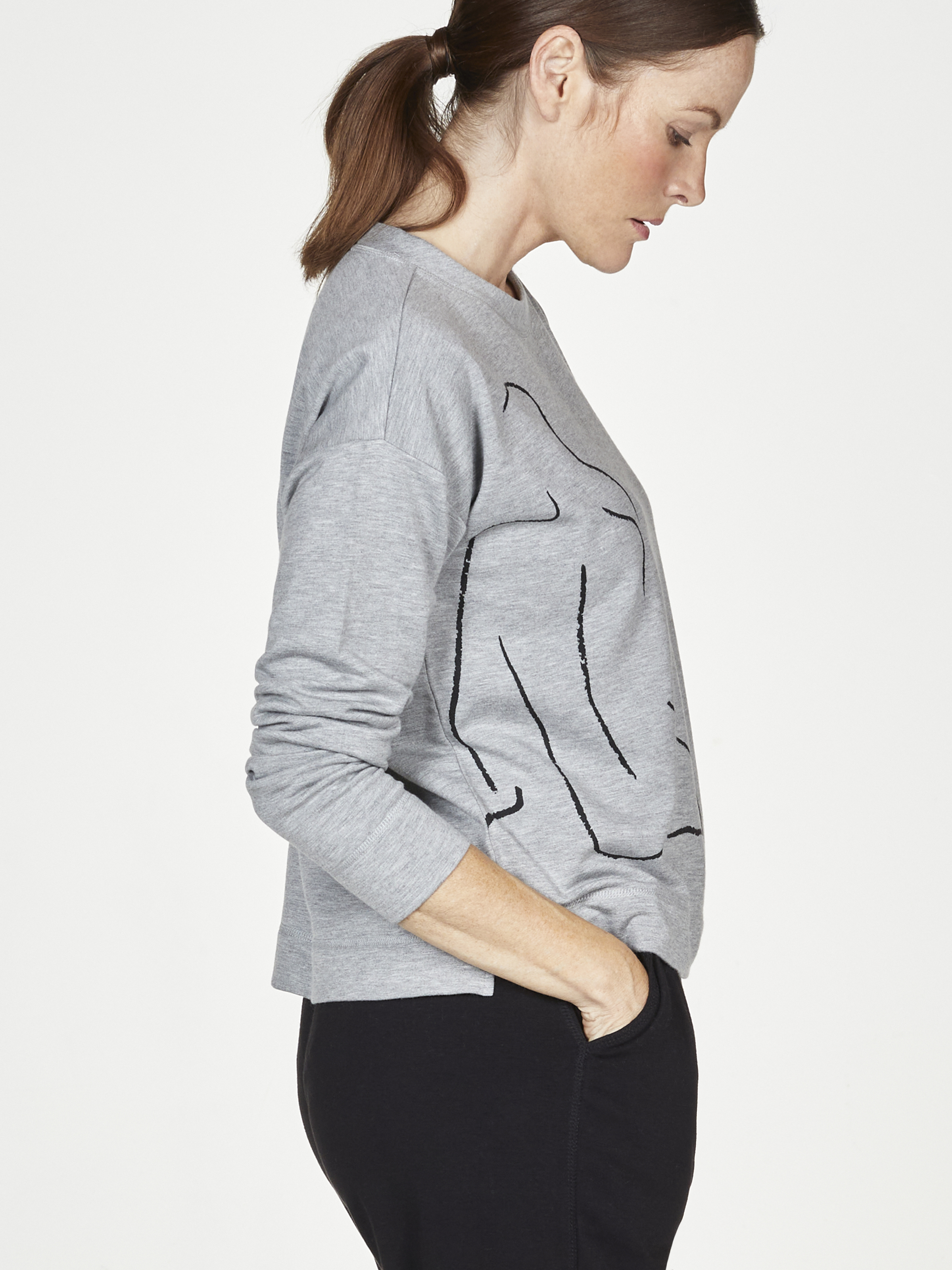 REA! Grå sweater i bambu från Thought - 3