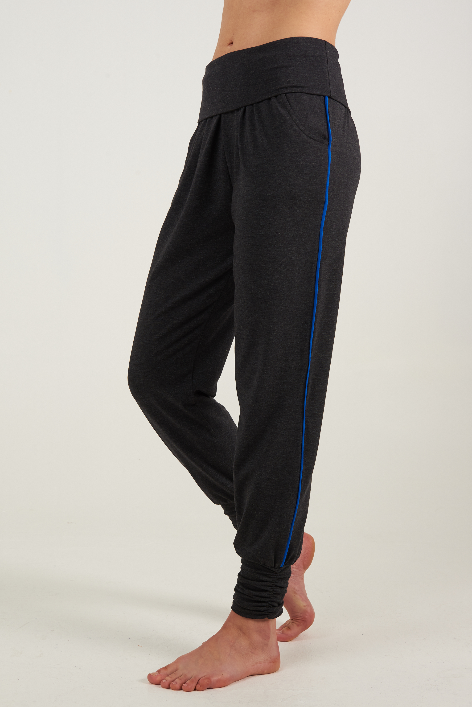 REA! Yogabyxor i bambu från Asquith - Mörkgrå - 4