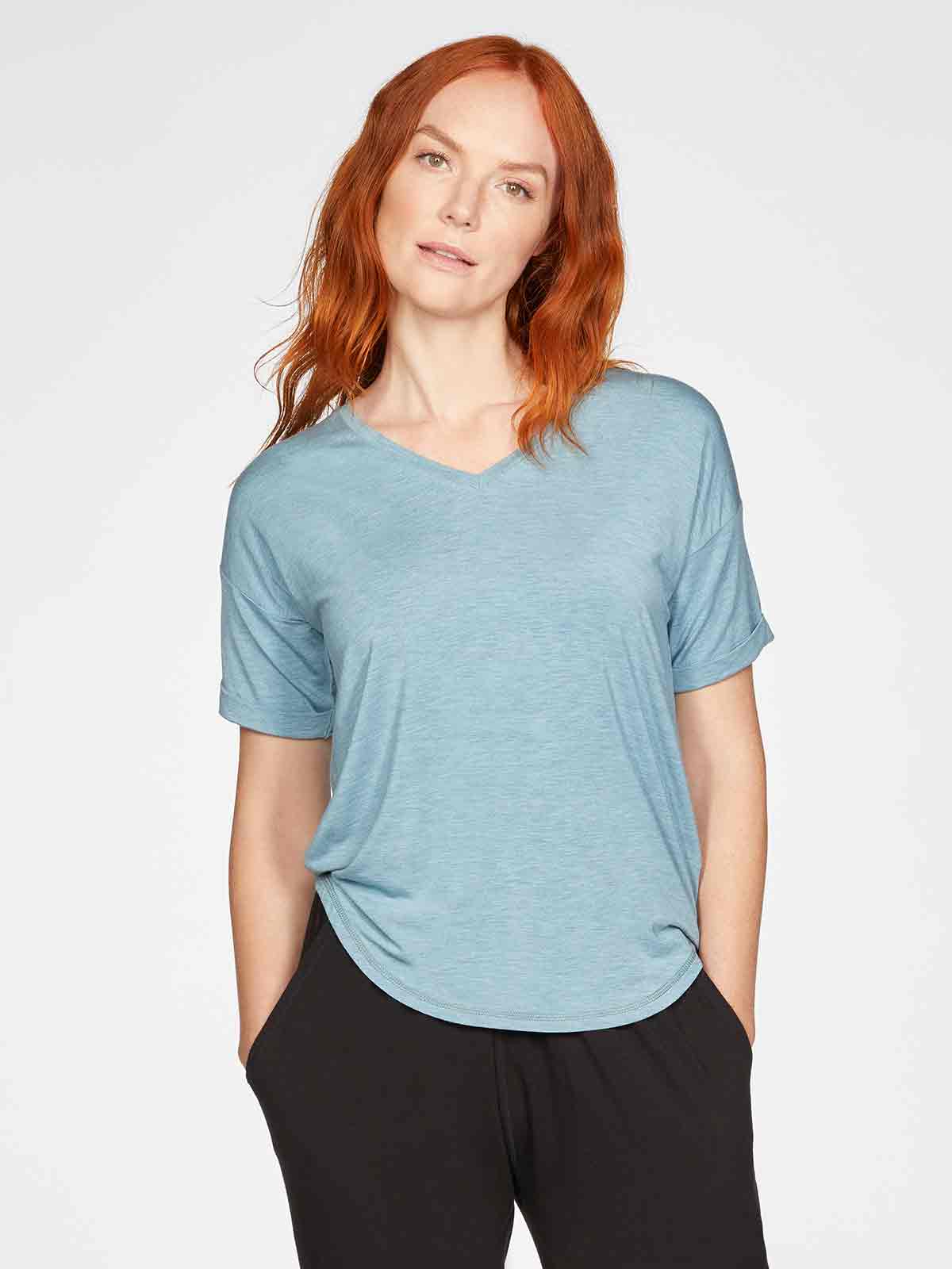 REA! Äggskalsgrön silkesmjuk T-shirt från Thought