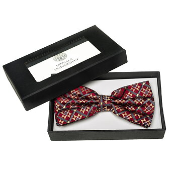 Silk bow tie, pre-tied