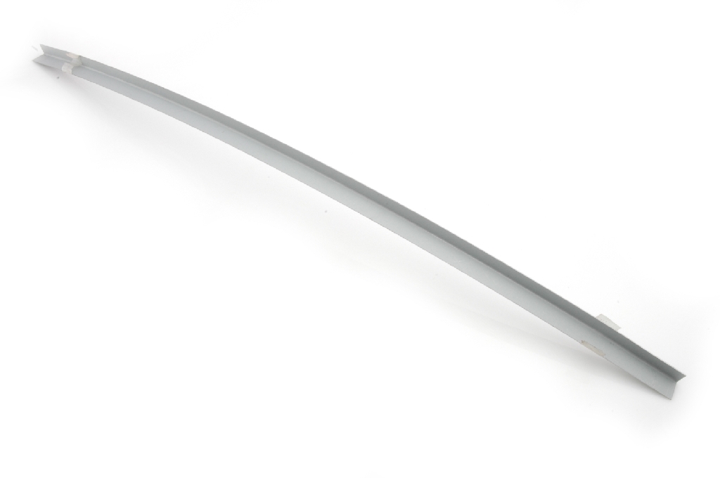 Closing strip on wheel arch