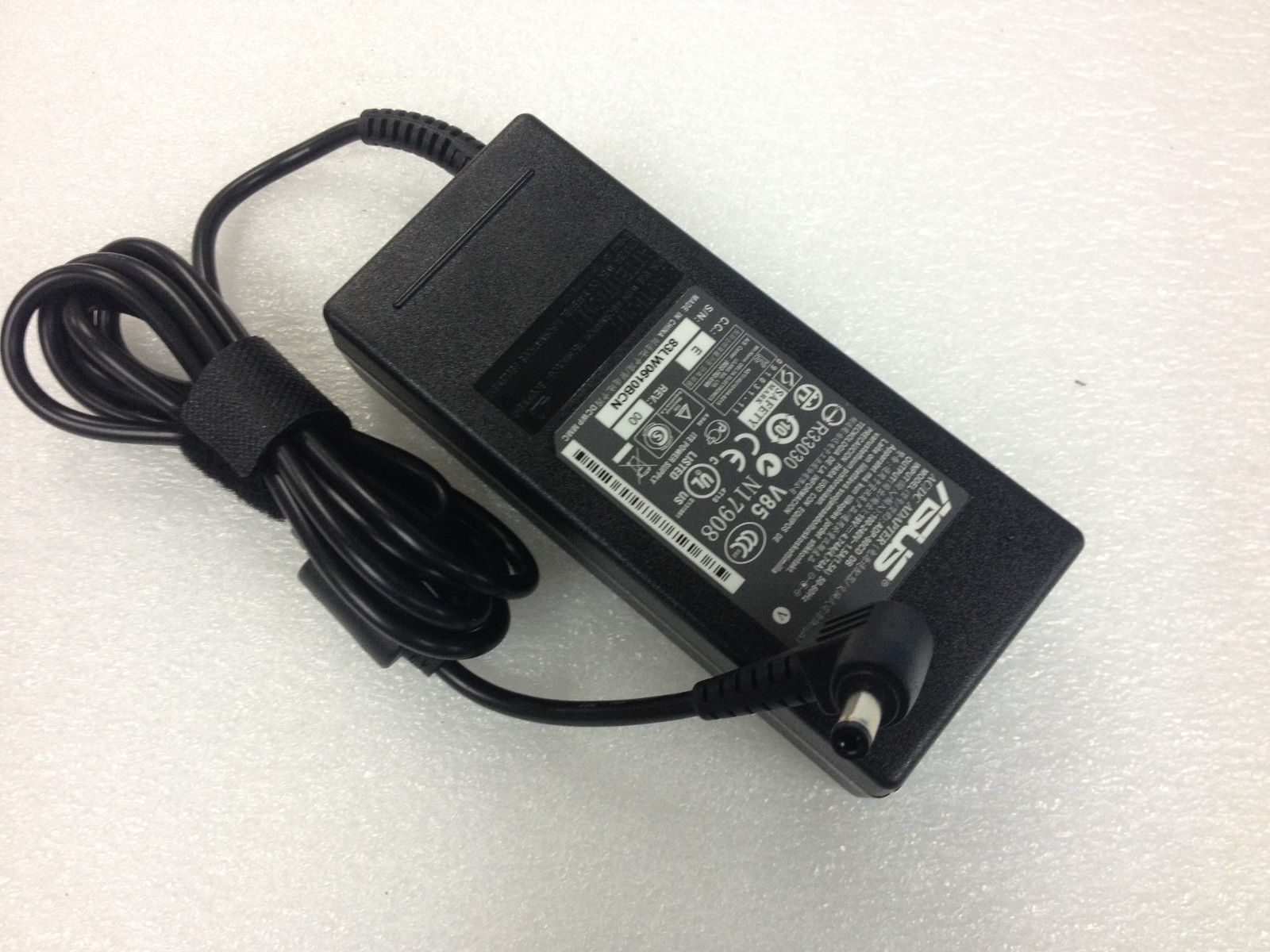ASUS Original AC-adapter 19V, 4.74A(ADP-90SB-BB)