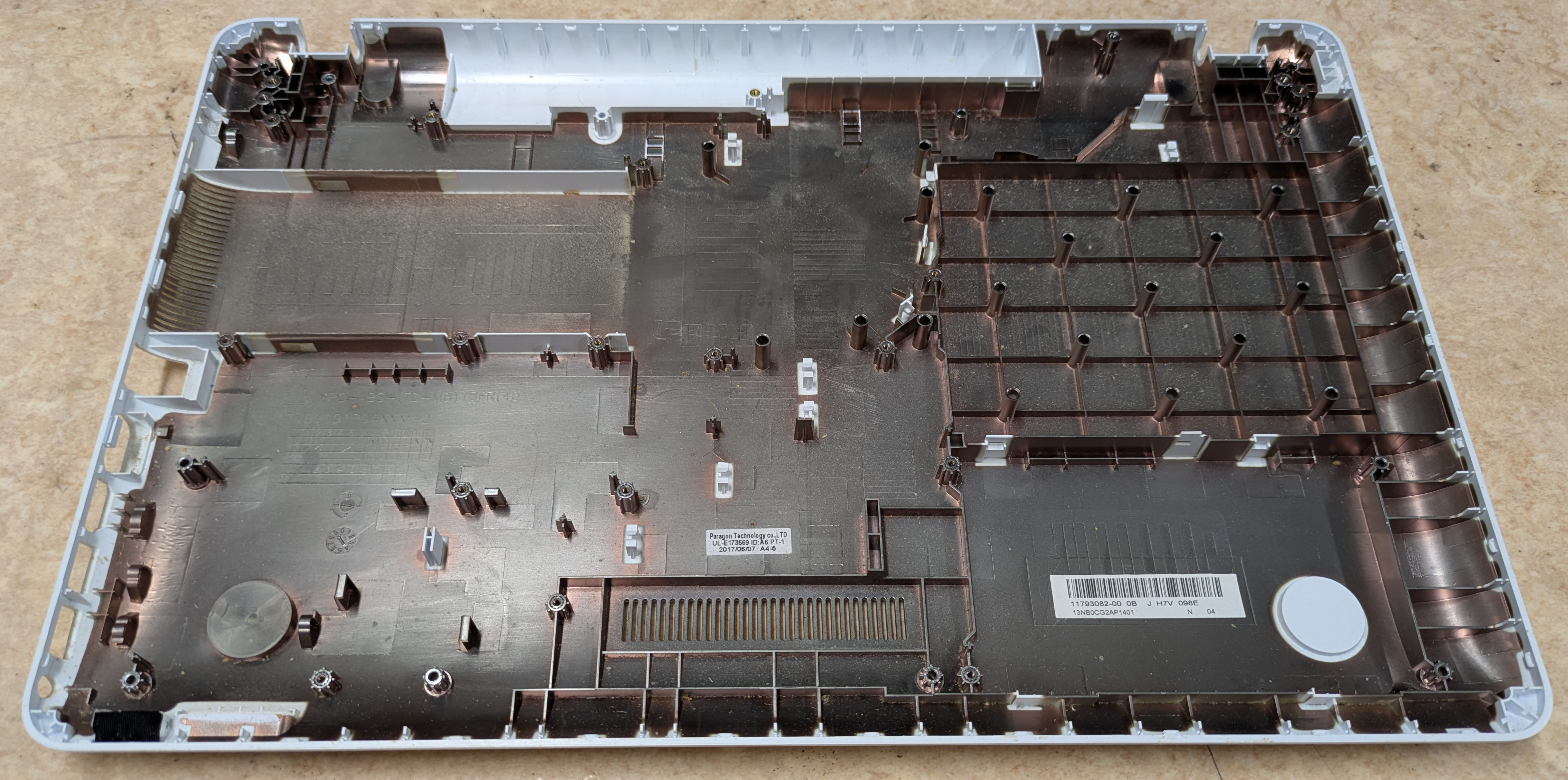 Bottom Cover för Asus Vivobook Max X541N (Använt) (90NB0CG2-R7D000)
