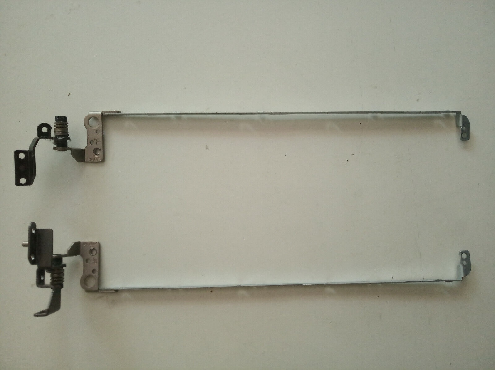 ACER LCD Hinge R&L  Passar Aspire 5560G (Begagnad)