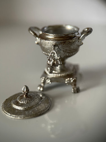 Samovar- omålad i metall från Alison Davies - 2