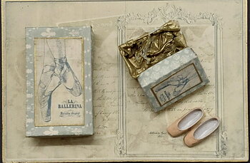 Unpainted ballet shoes with shoebox - from Art of Mini