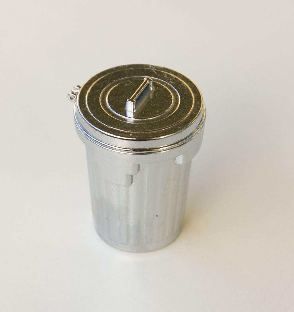 Trash can