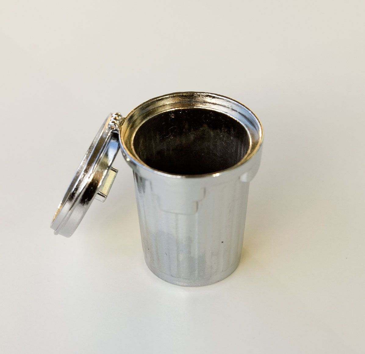 Trash can - 2