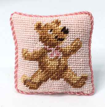Broderikit kudde: Nalle, rosa. 3x3 cm