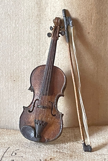 Violin med stråke - omålat i metall - från Alison Davies - 3