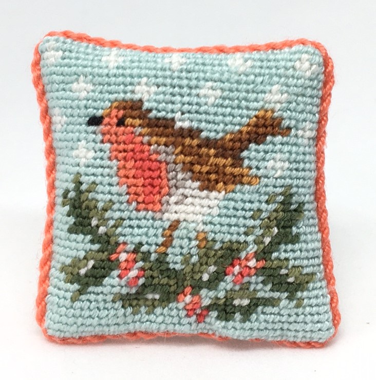 Cushion embroidery kit, robin, 3x3 cm