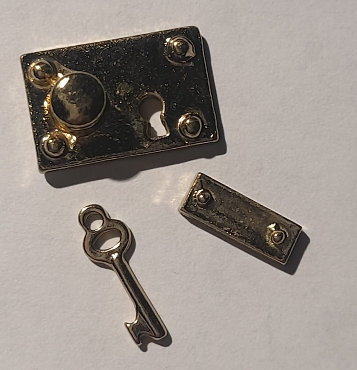 Door lock with key - 2