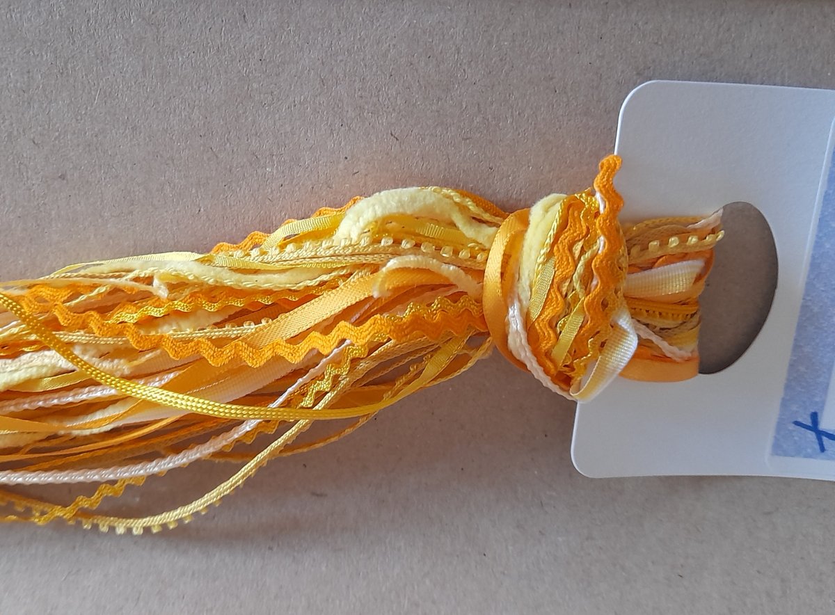 20 different band wine yellow