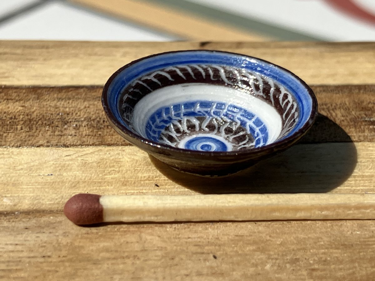 fruitbowl in ceramic green- handmade by Minimalen Krukmakeri