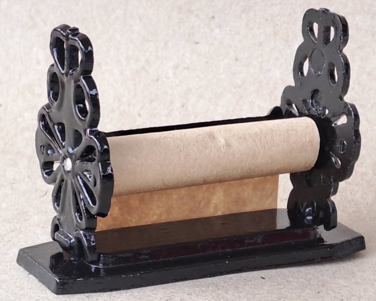 wrappingpapper stand