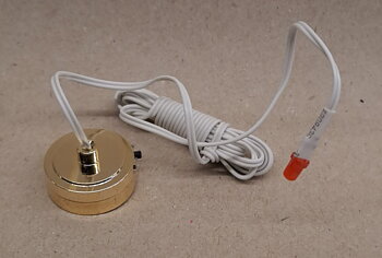 Light on wire red flashing