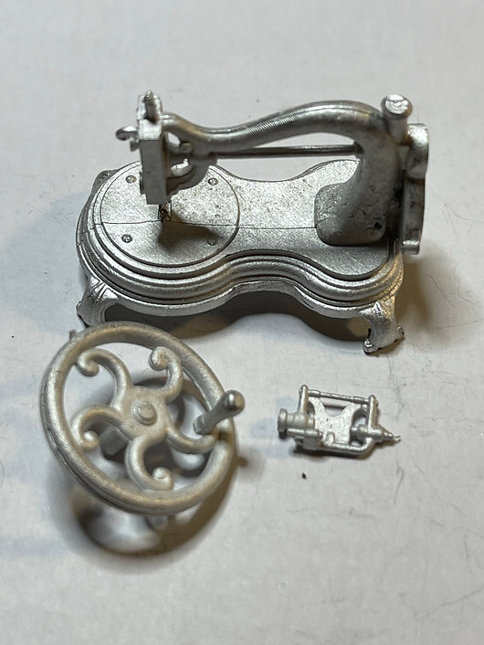 Vintage symaskin - symaskinen  levereras omålad  i metall- från Alison Davies - 3