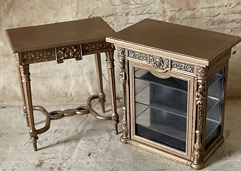 Vitrine -Caryatide- kit from Alison Davies - 2