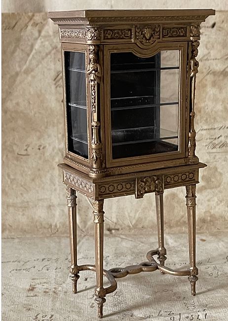 Vitrine -Caryatide- kit from Alison Davies