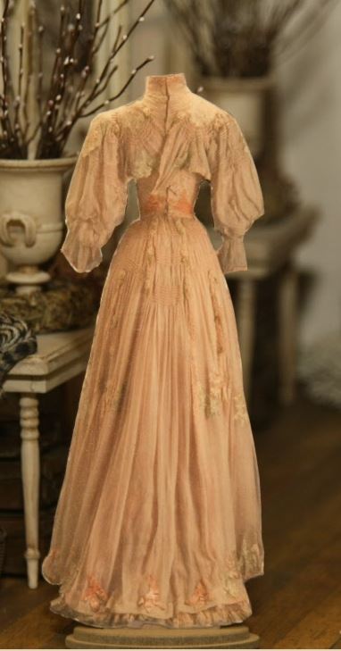 Standing day dress made in wood for decration- from Art of Mini