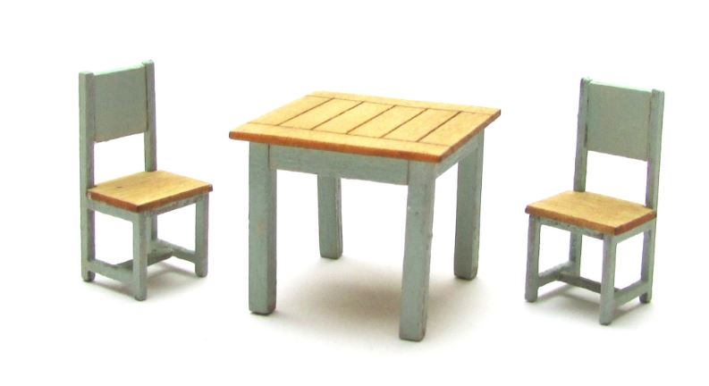 1:48th Table and chairs - kit from Jane Harrop
