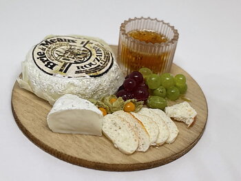 Large tray with cheese - Sandra Vikström