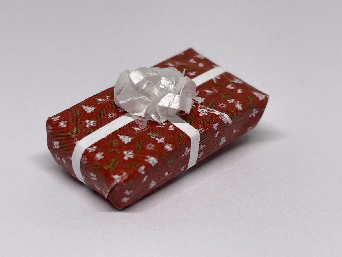 Christmas present -white bow- Sandra Vikström