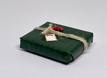 Julpaket grönt  med  snöre - Sandra Vikström