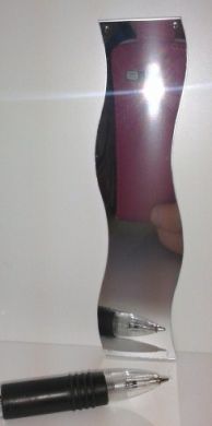 Wavy mirror