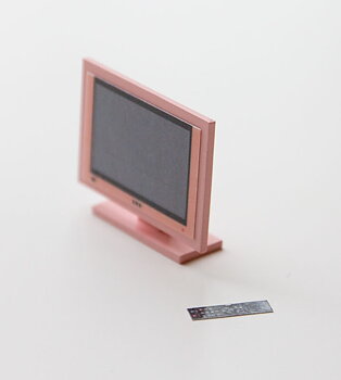 Flatt scren TV with remote controll pink
