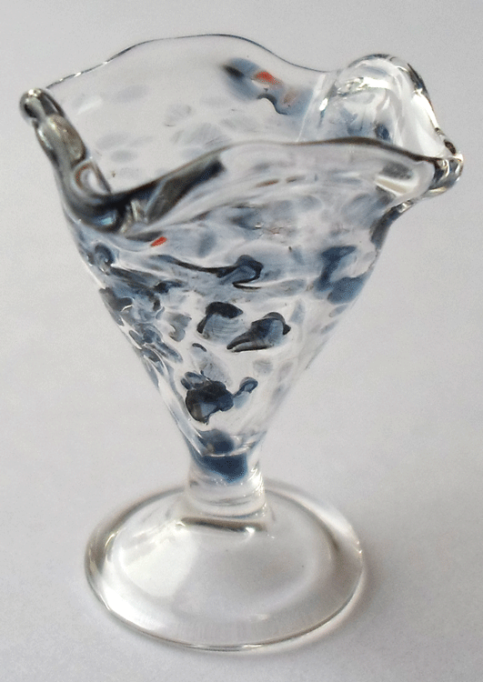 Glas vase, grey spreckled