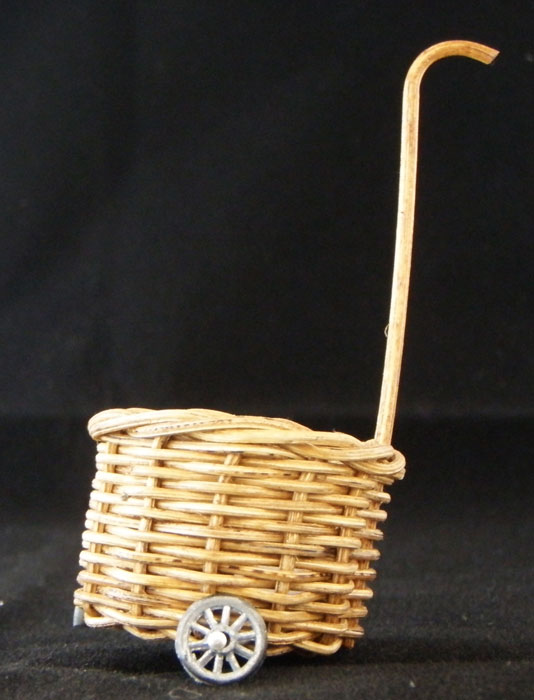 Basket on wheels