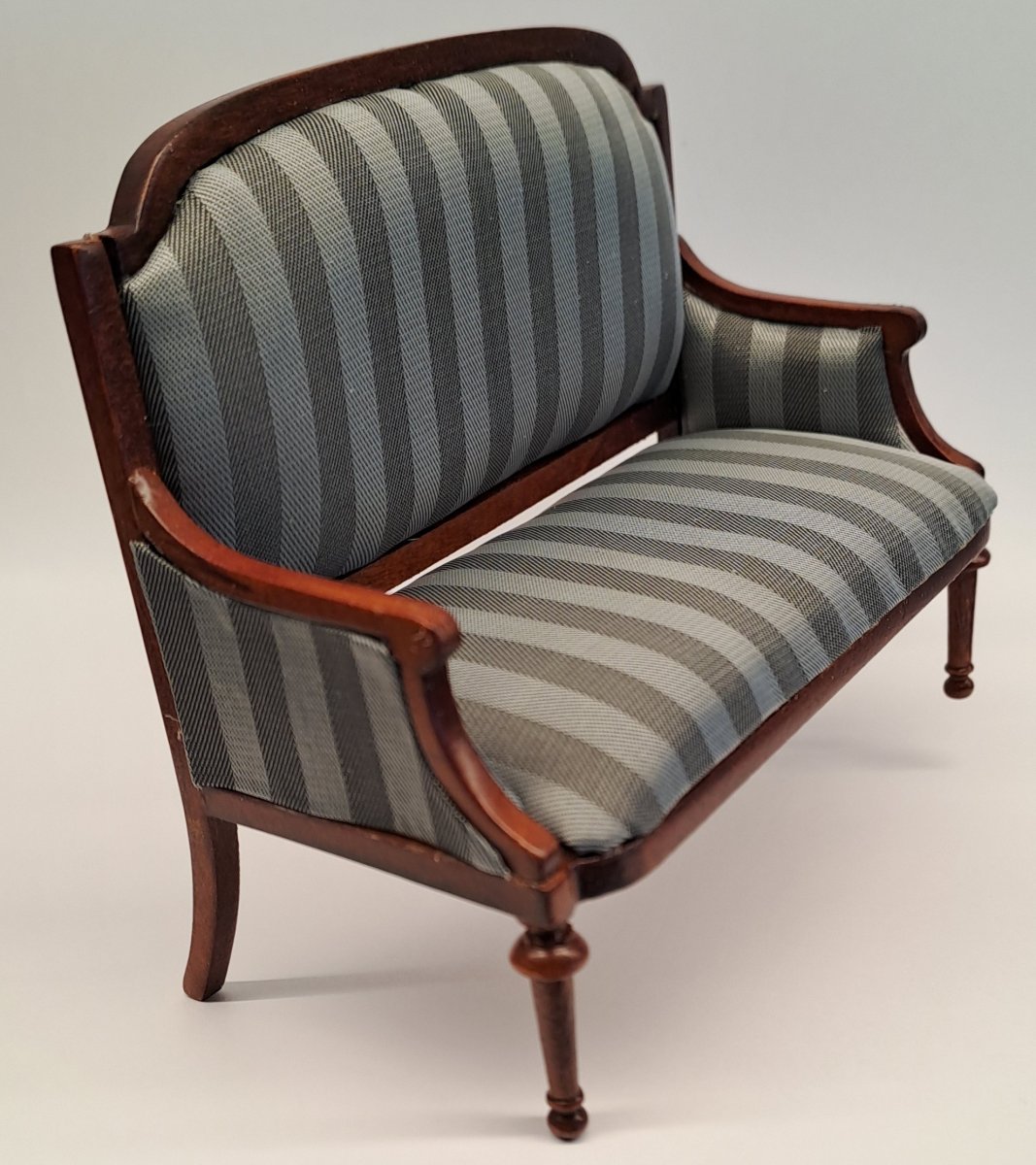 Sofa, grey stripes - 2