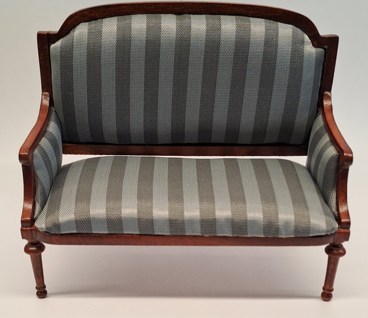Sofa, grey stripes