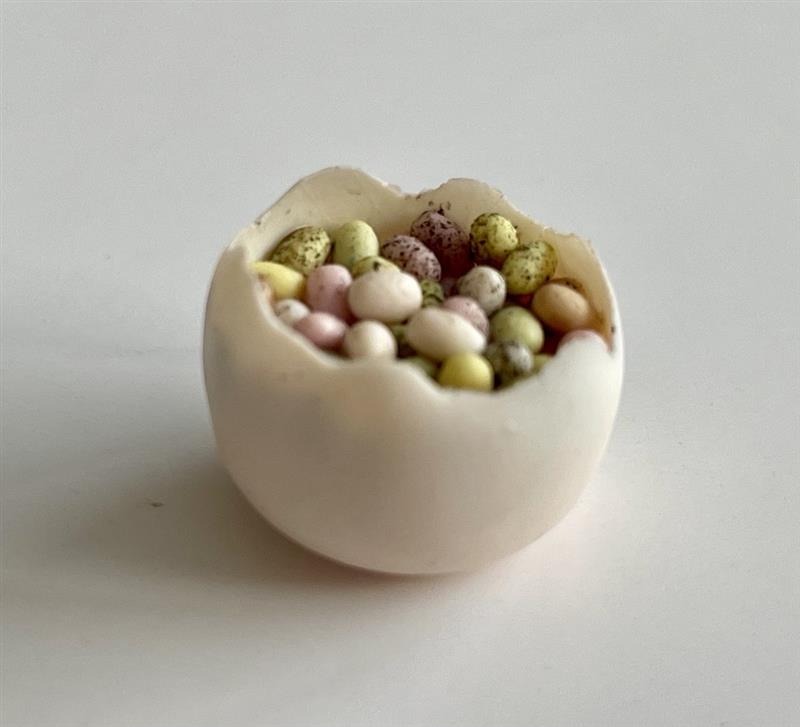 Eggbowl with small eggs  - Sandra Vikström
