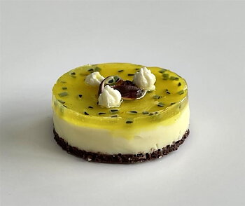 Cake with passon fruit-  - Sandra Vikström