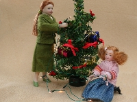 Lampor för julgran, 12 st. Med sladd (julgran och dockor ingår ej)
