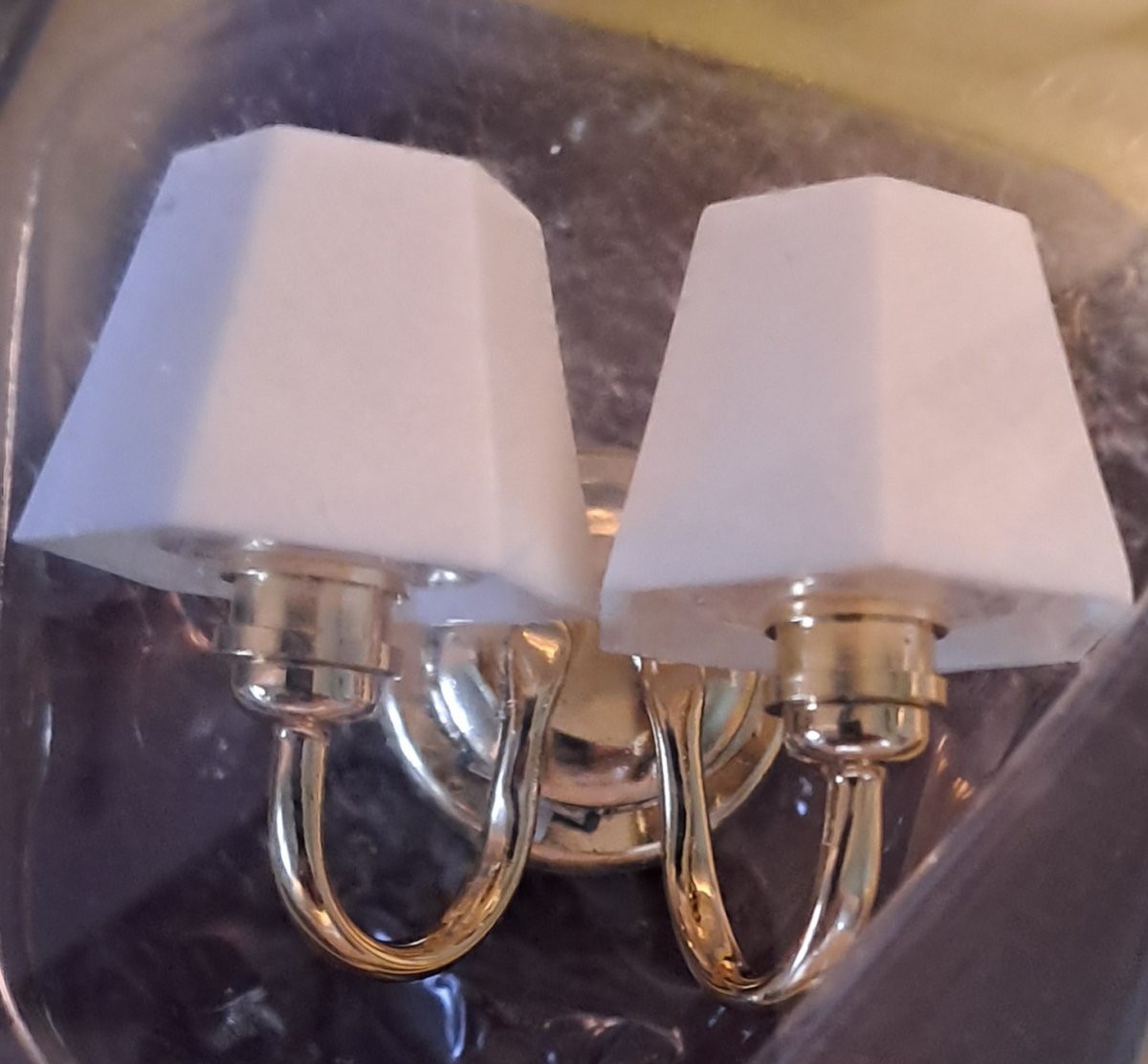 Vägglampa med två lampor, led