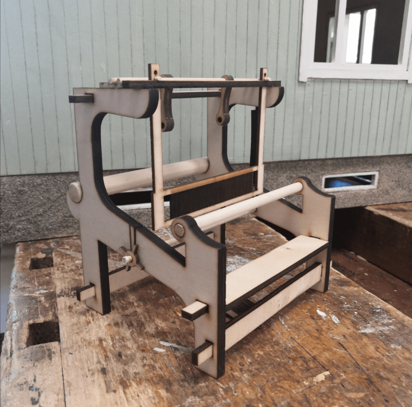 Vävstol - byggsats i plywood-från Nukkekoti Väinölä - 3