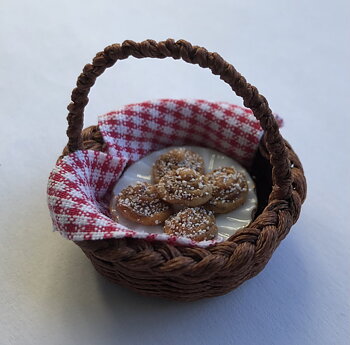 Coffebasket- with swedish cinnamon buns  -Charlotte Jagter