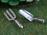Garden forkand trowel