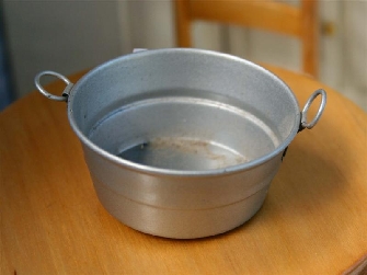 Metall balja