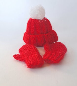 Red knitted hat and mittens