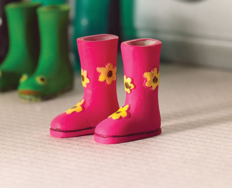 Boots, wellies flower poser