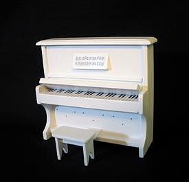 Piano with stol