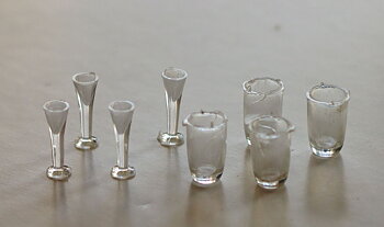 4 dricksglas och 4 snapsglas