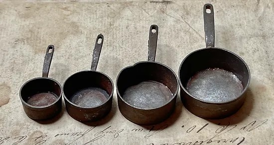 low cooiking pot with lid - Alison Davies - 3